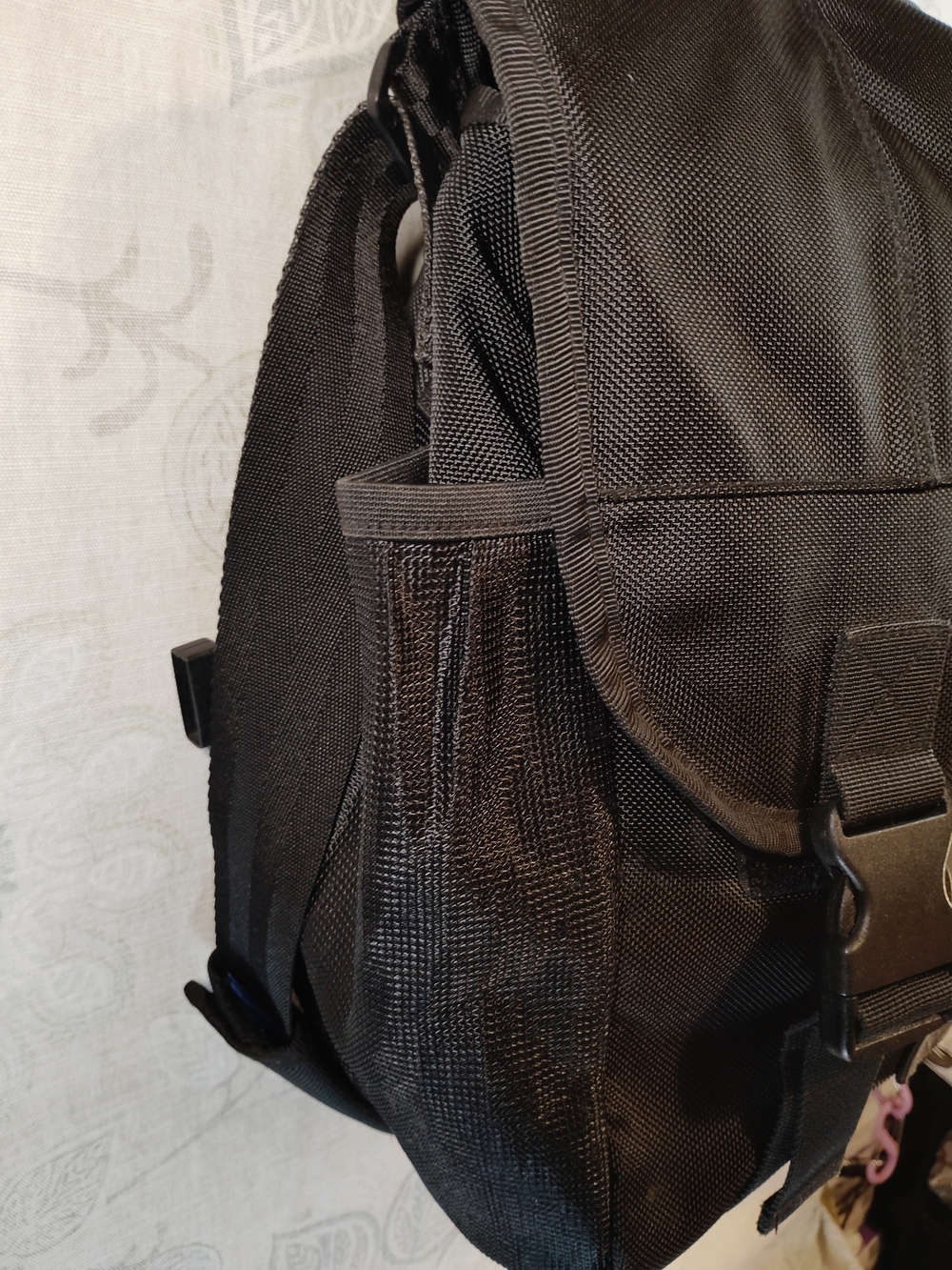 GAP  Large Black Nylon Messenger/ Laptop Bag - Picture 4 of 10